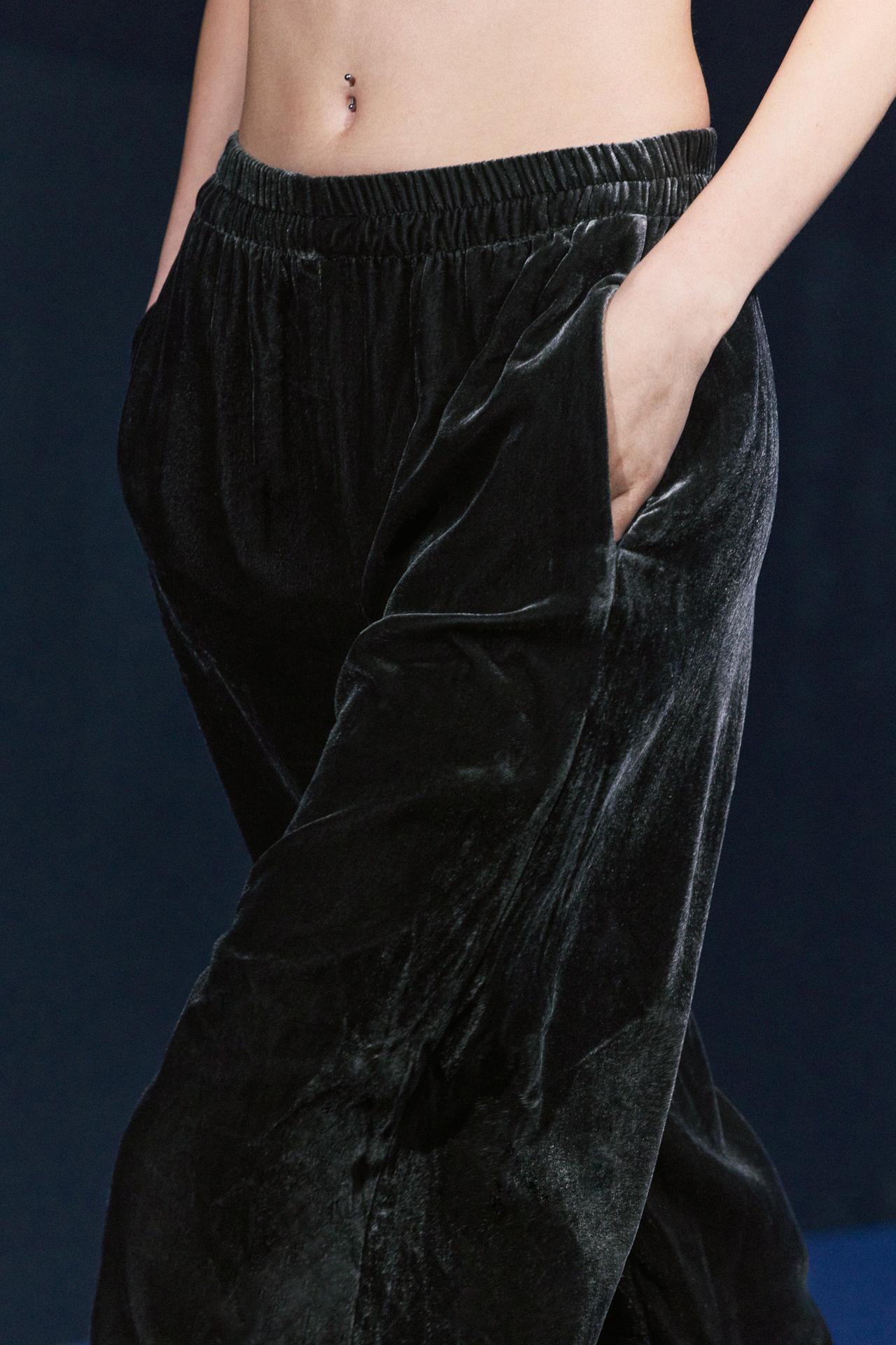 SIGNATURE SAMT-HOSE RELAXED FIT