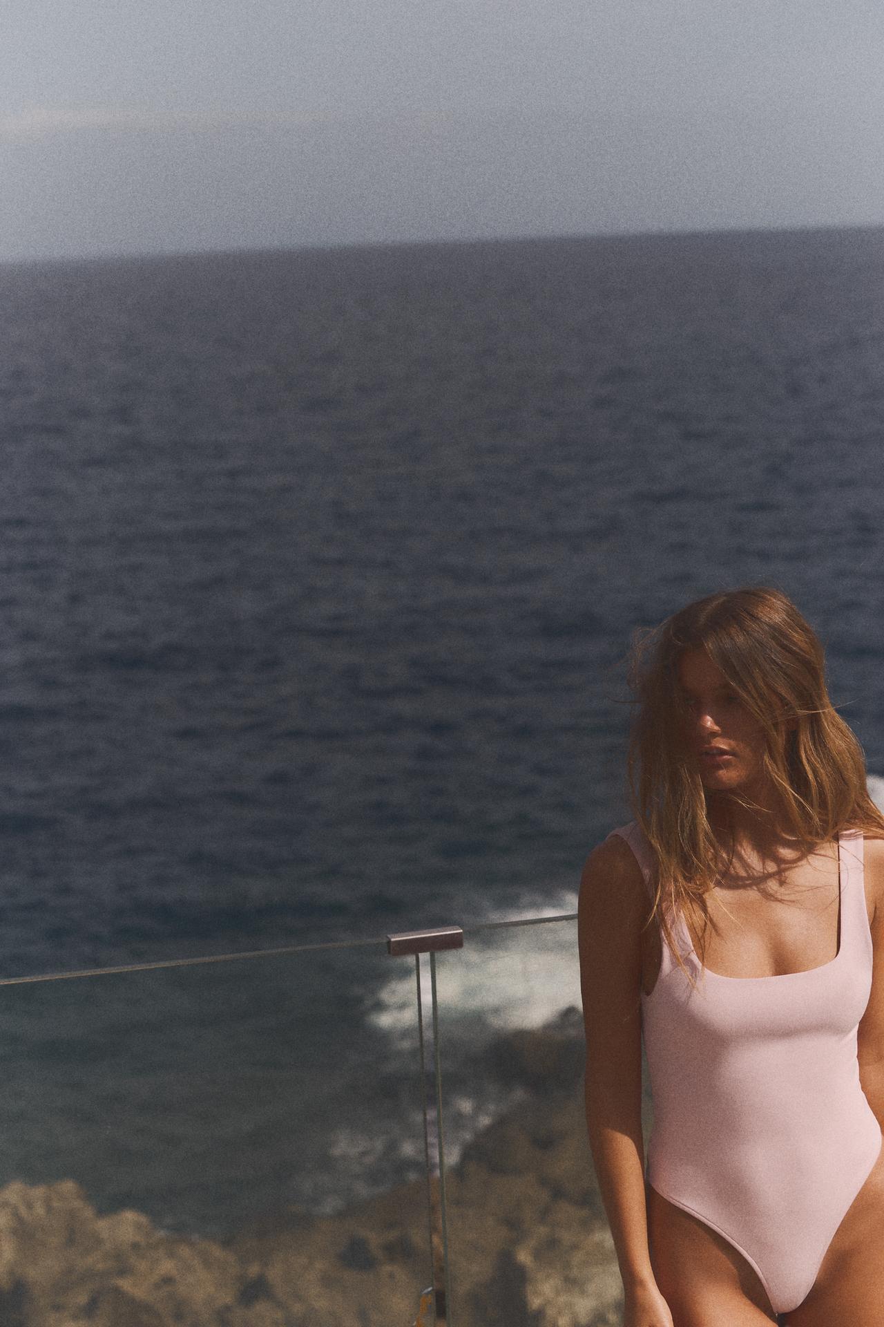 BODY PASTELLROSA MIT BREITEN TRÄGERN