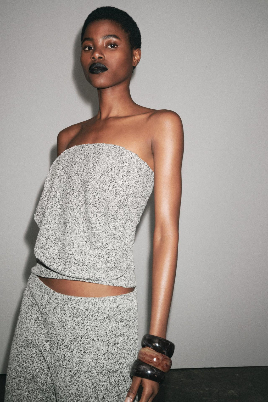 SCHULTERFREIES BOUCLÉ-TOP