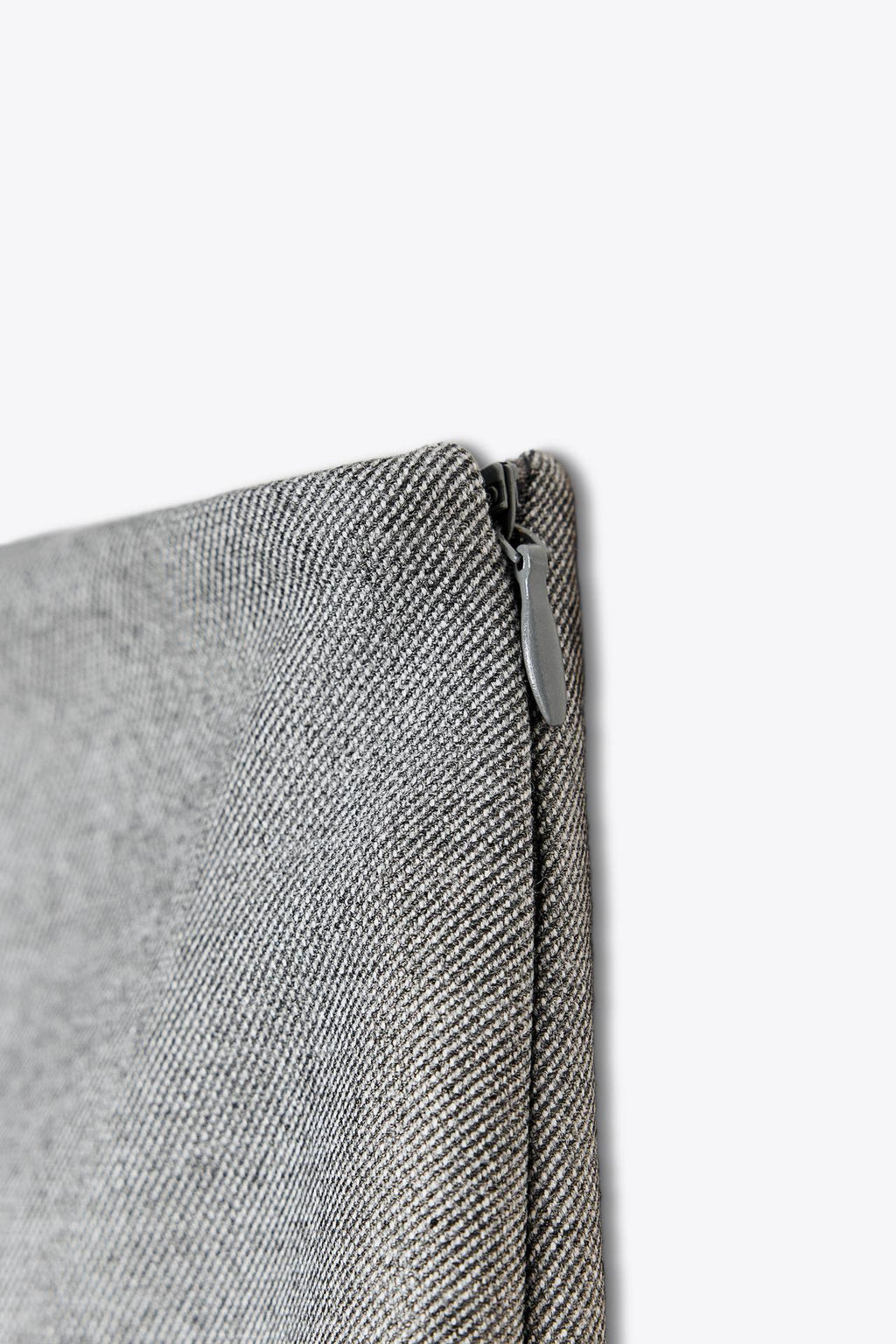 CROSSOVER-SKORT AUS STRUKTURSTOFF GRAU