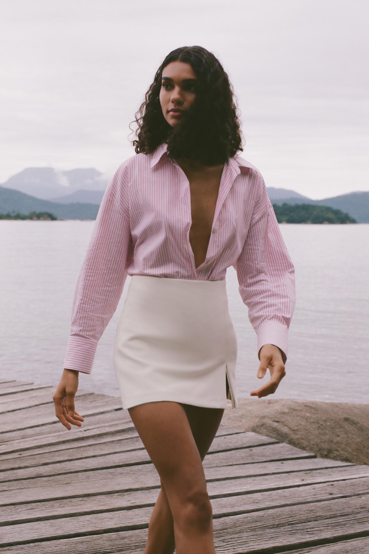 STRIPED POPLIN SHIRT MIT METALLDETAILS ROSA