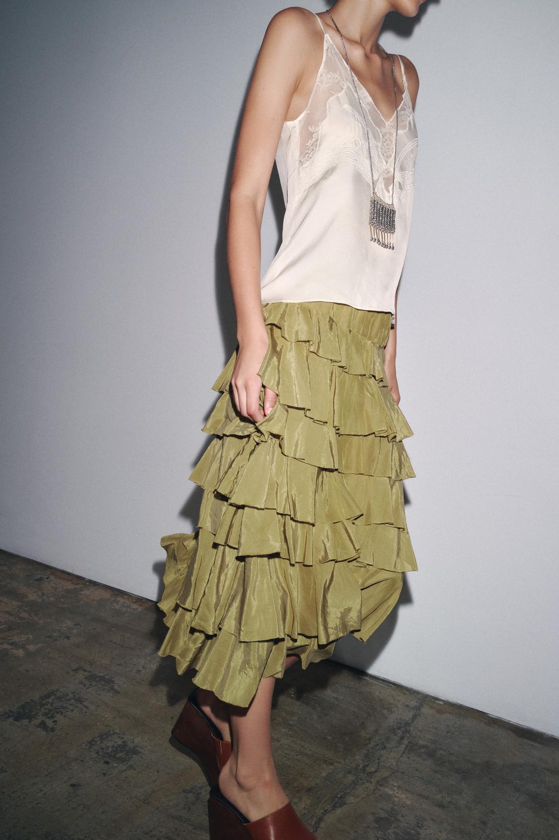 MIDI-ROCK MIT VOLANTS AUS VISKOSE-MIX GRÜN