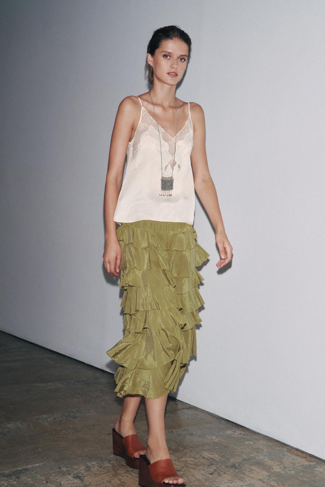 MIDI-ROCK MIT VOLANTS AUS VISKOSE-MIX GRÜN