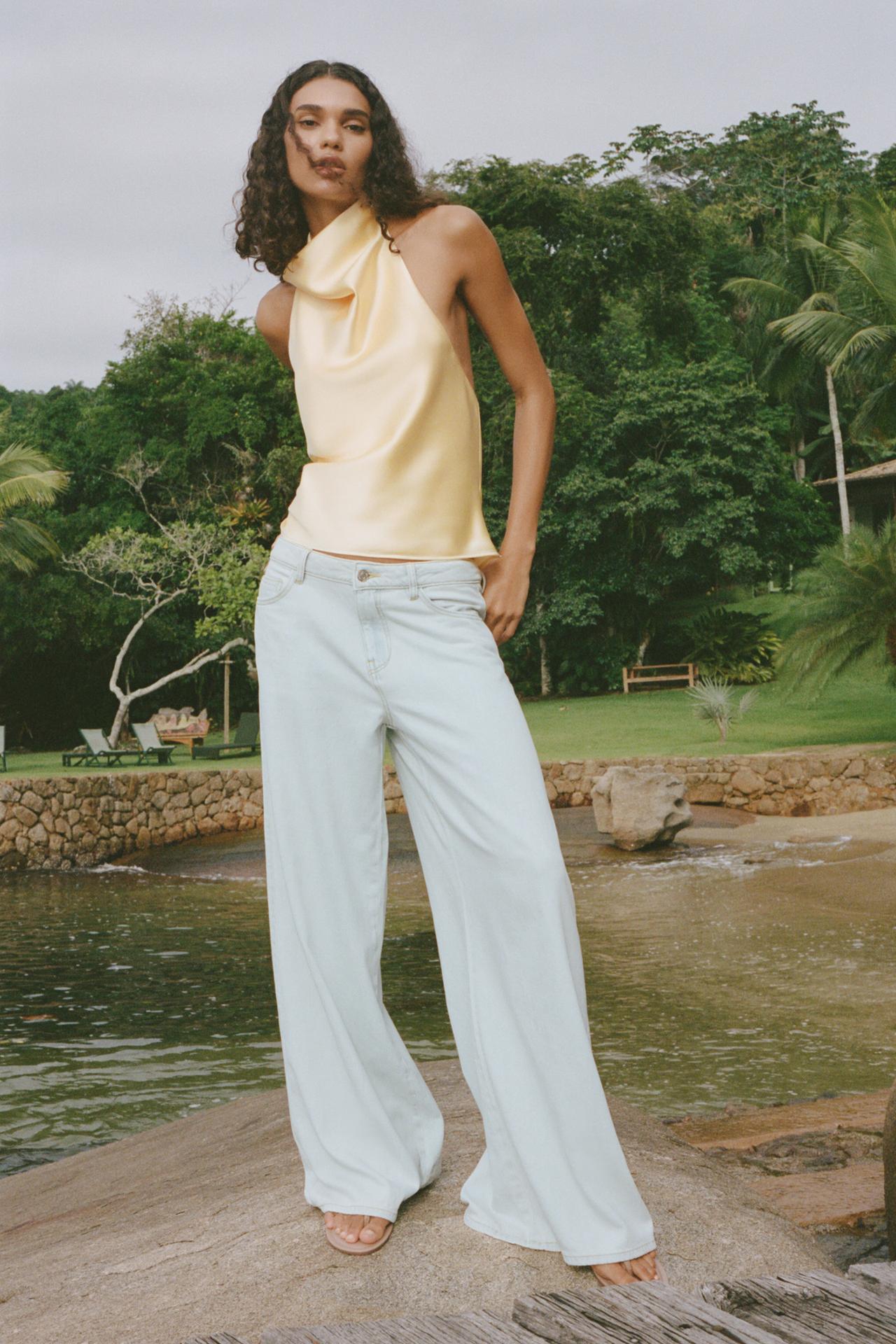 SATIN-HALTERTOP SAFFRON YELLOW