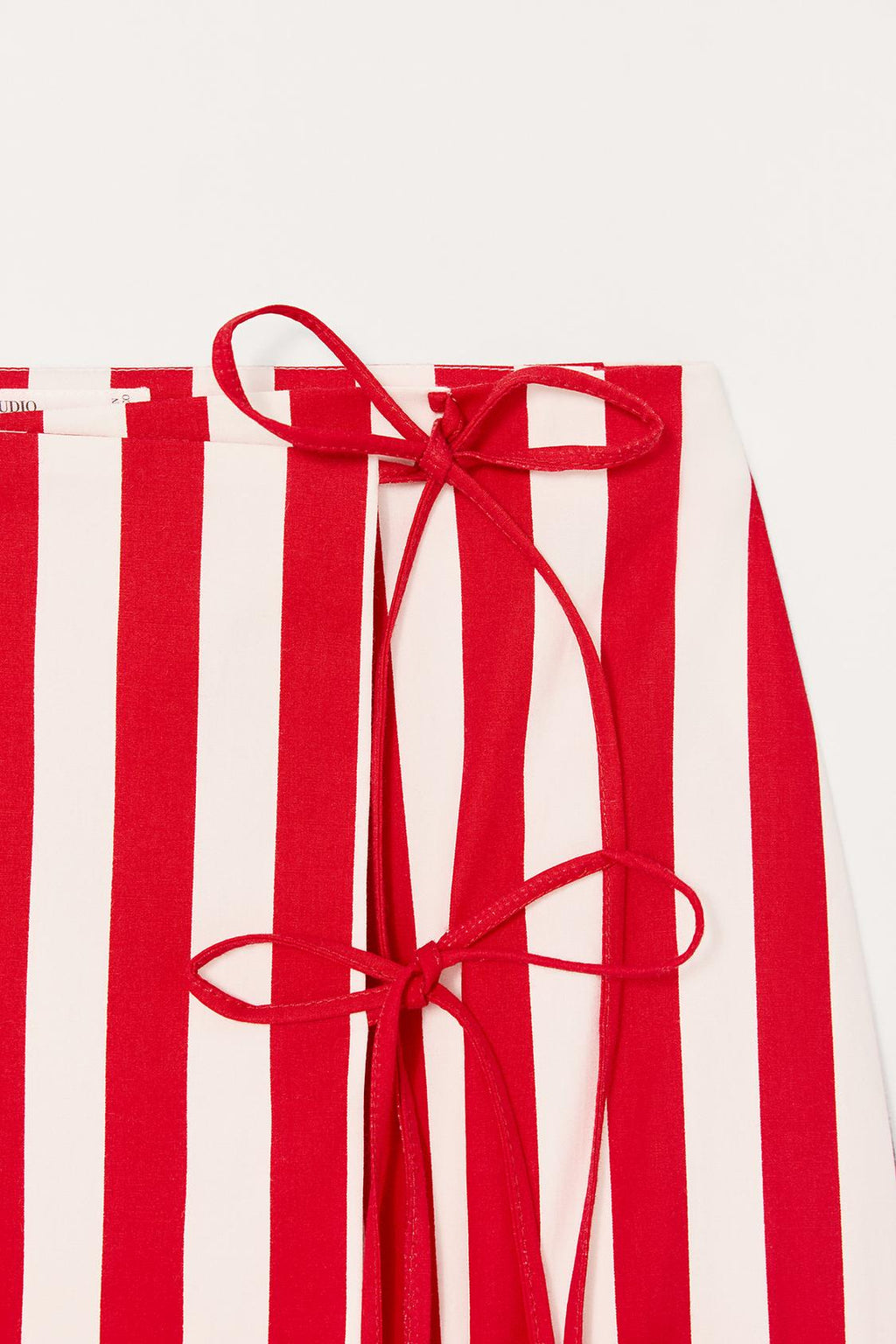 MIDI-WICKELROCK MIT STREIFEN AUS BAUMWOLLE – LIMITED EDITION