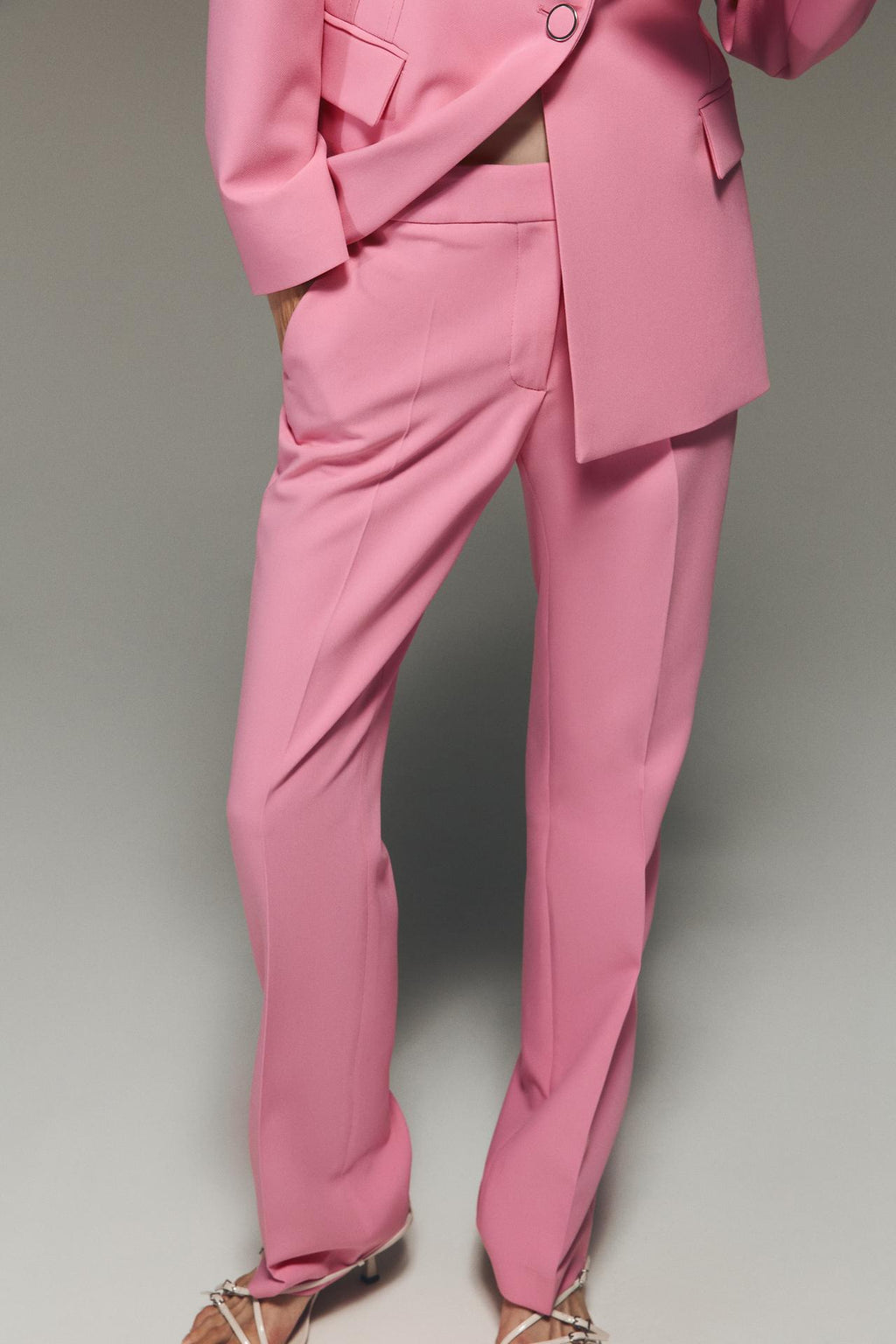 SCHLAGHOSE MIT STATEMENT-SILHOUETTE IN PINK