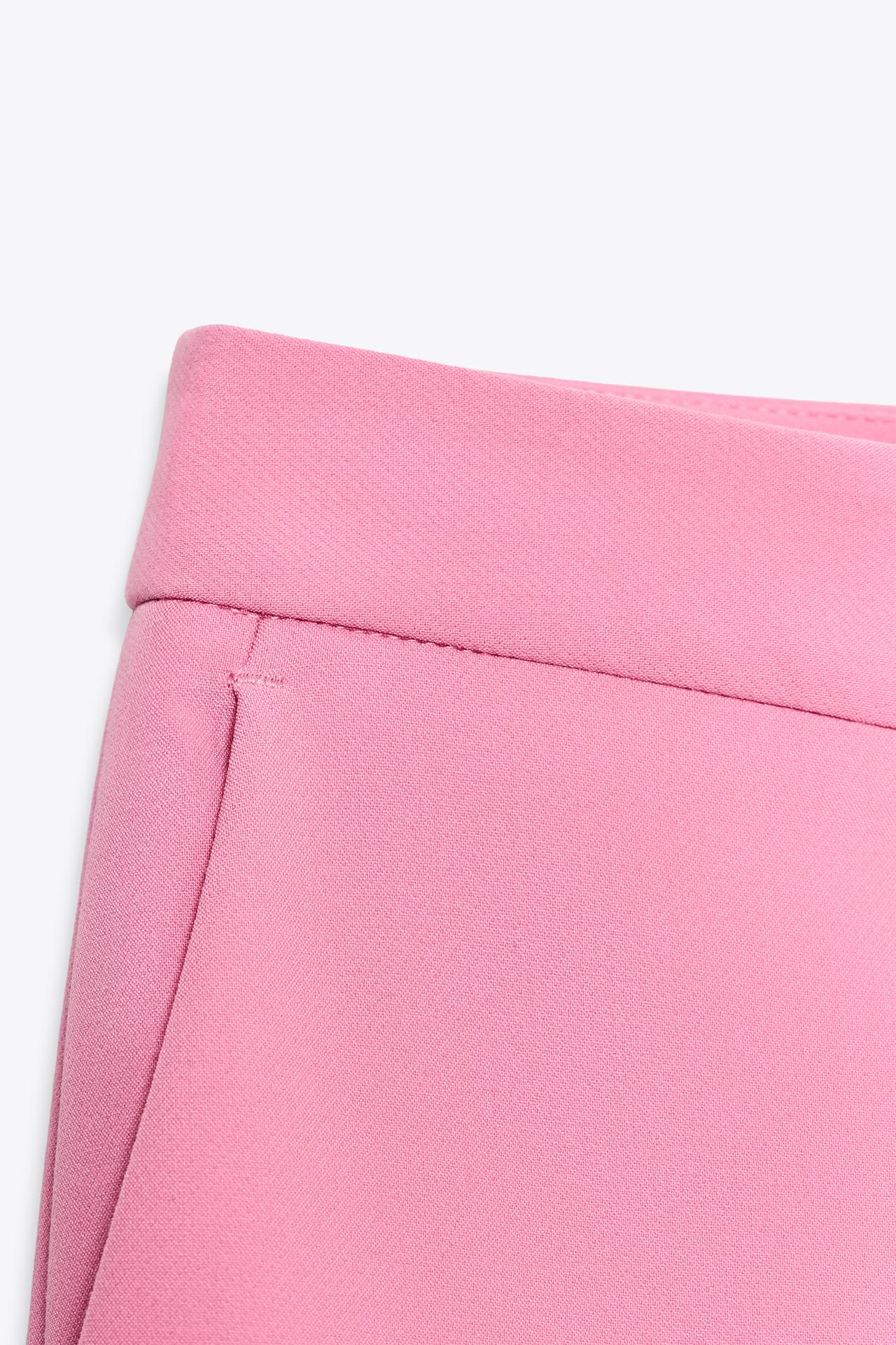 SCHLAGHOSE MIT STATEMENT-SILHOUETTE IN PINK