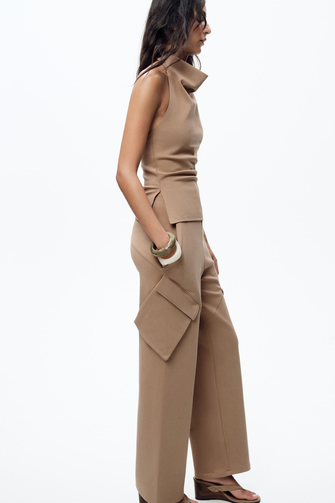 HALTERTOP SCULPTED LINIE