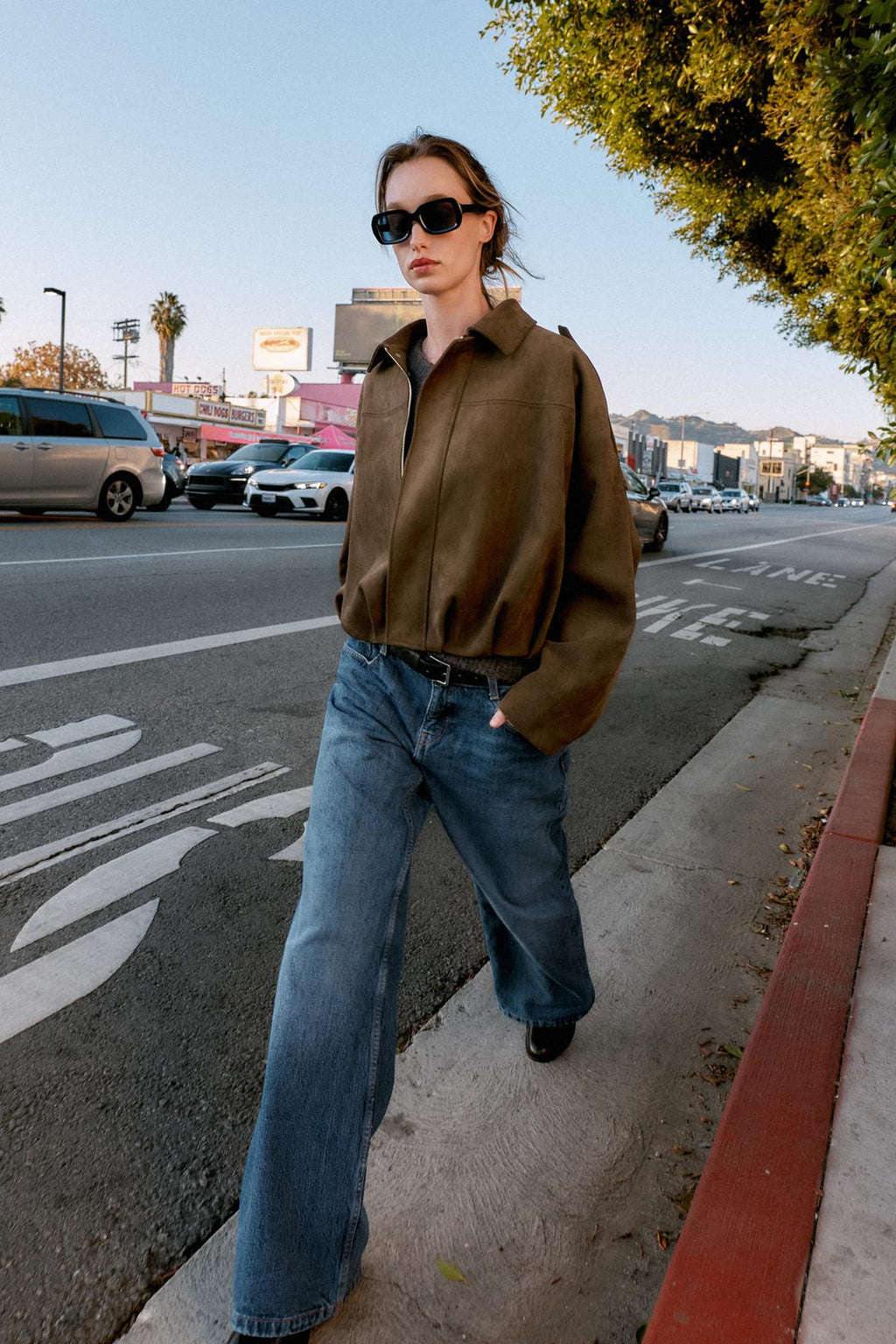 BOMBERJACKE IN VELOURSOPTIK