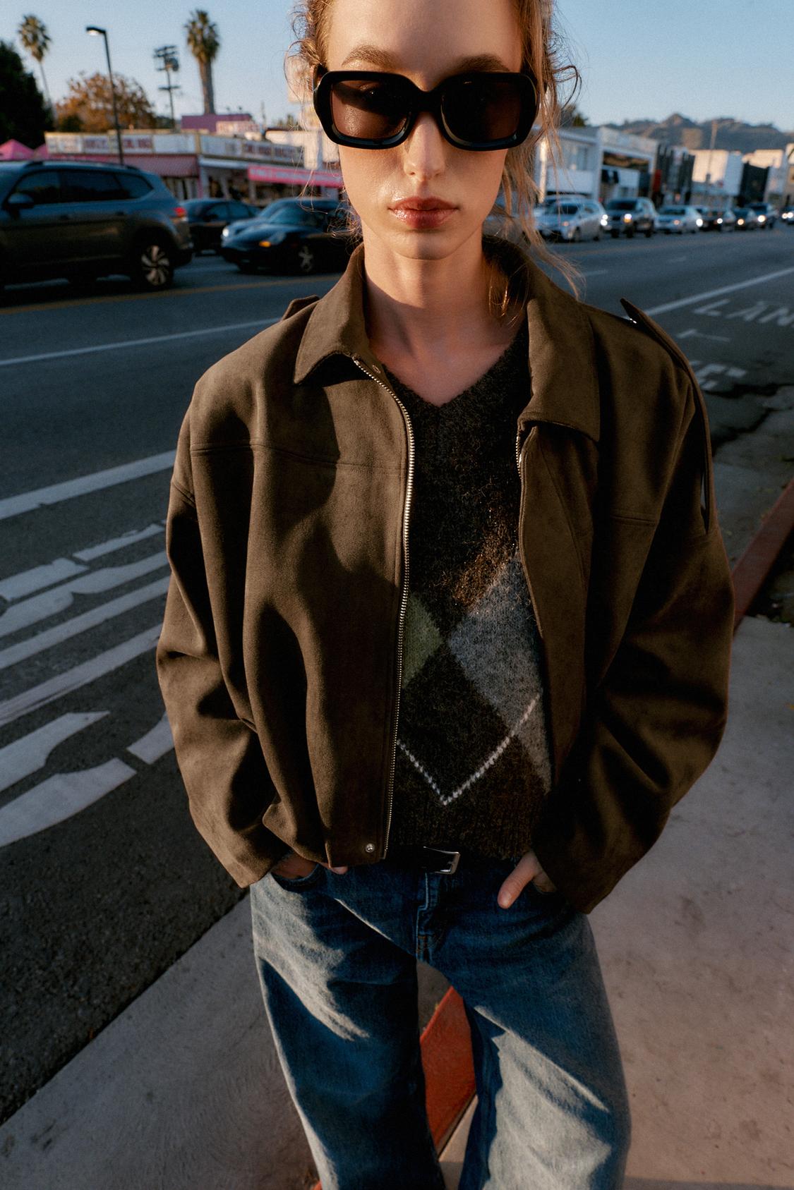 BOMBERJACKE IN VELOURSOPTIK