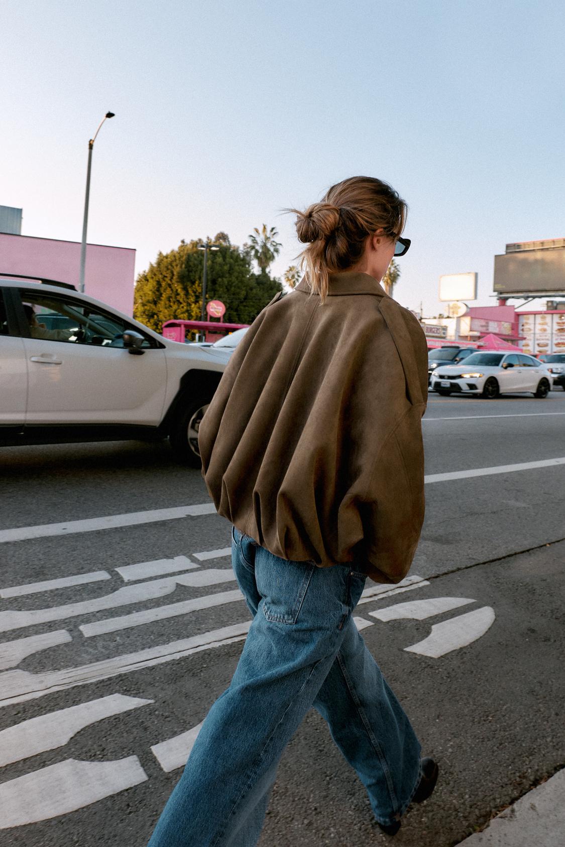 BOMBERJACKE IN VELOURSOPTIK