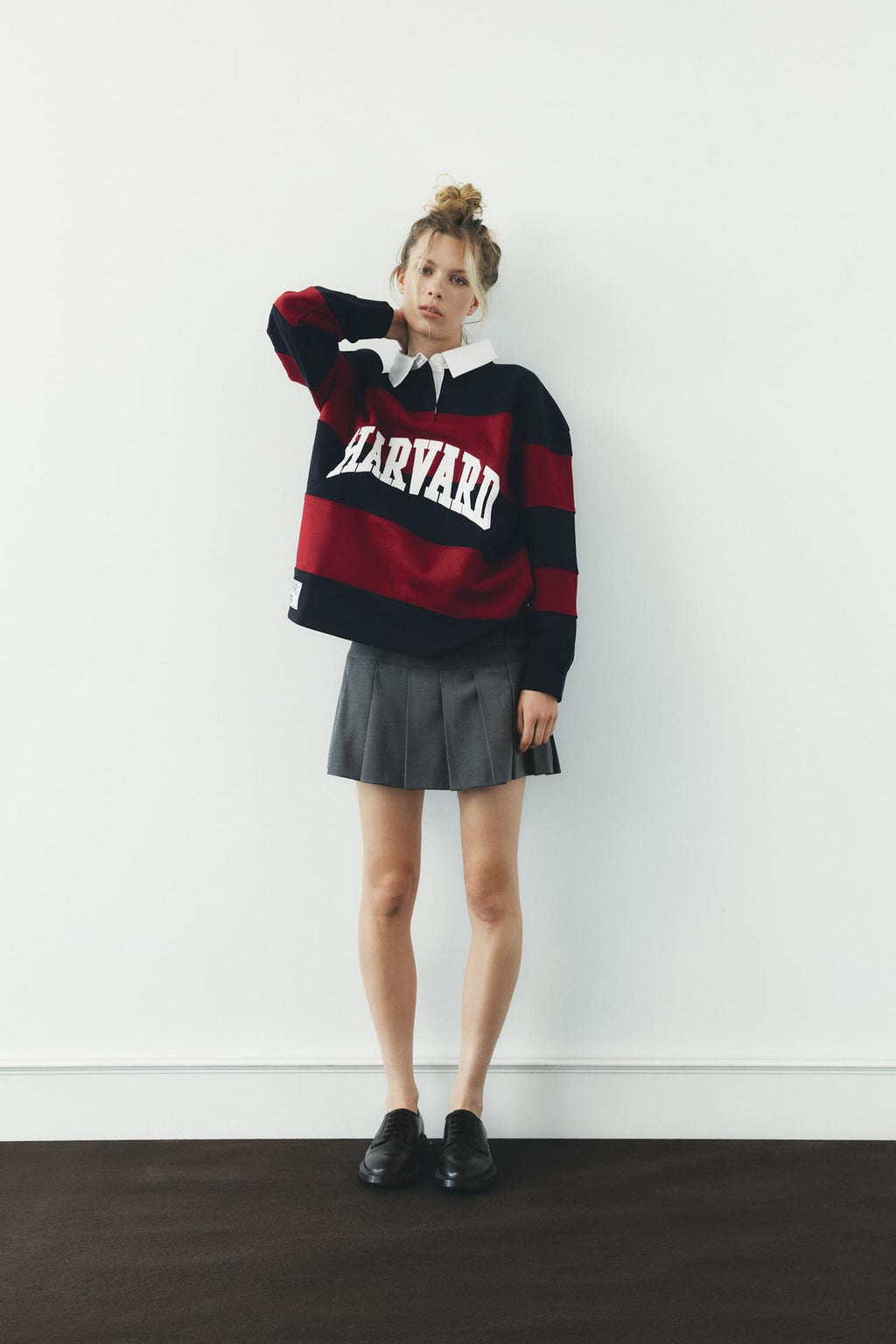 PLISSIERTER SKORT MIT GÜRTELDETAIL