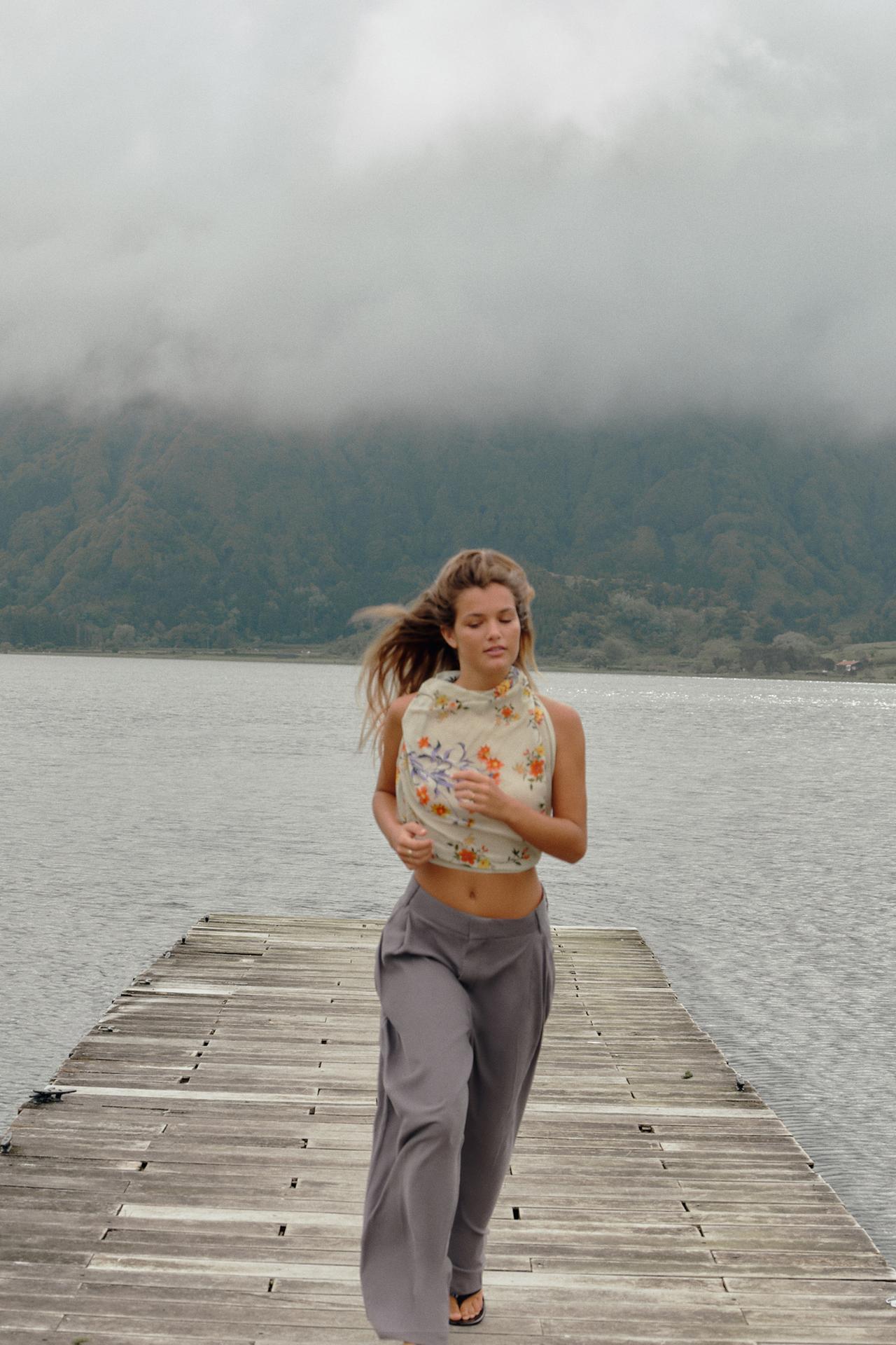 HOSE MIT DOPPELTEN BUND-FALTEN TAPETAS