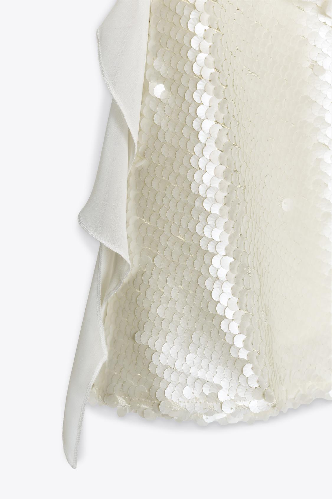 MINIKLEID MIT PAILLETTEN UND RÜSCHENDETAILS