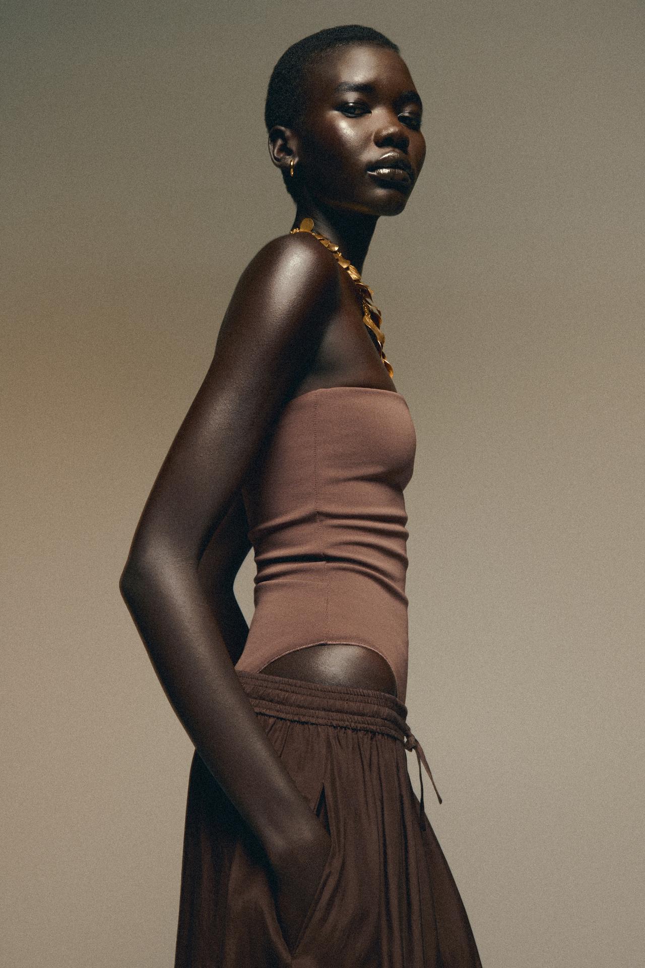 BANDEAU-BODY MIT CLEANER SILHOUETTE IN BRAUN