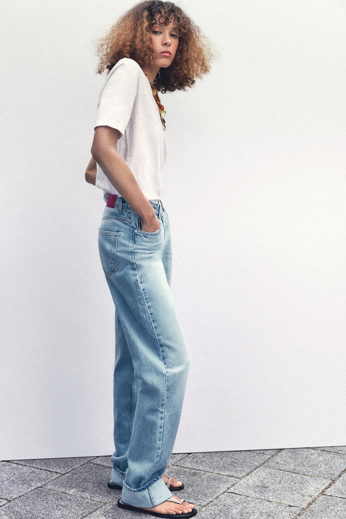 JEANS HIGH WAIST MIT ÜBERKREUZTEM BUND IN LIGHT BLUE