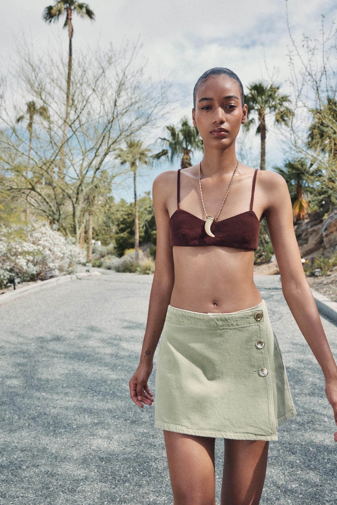 CROSSOVER-DENIM-SKORT KHAKI MIT KNOPFDETAILS