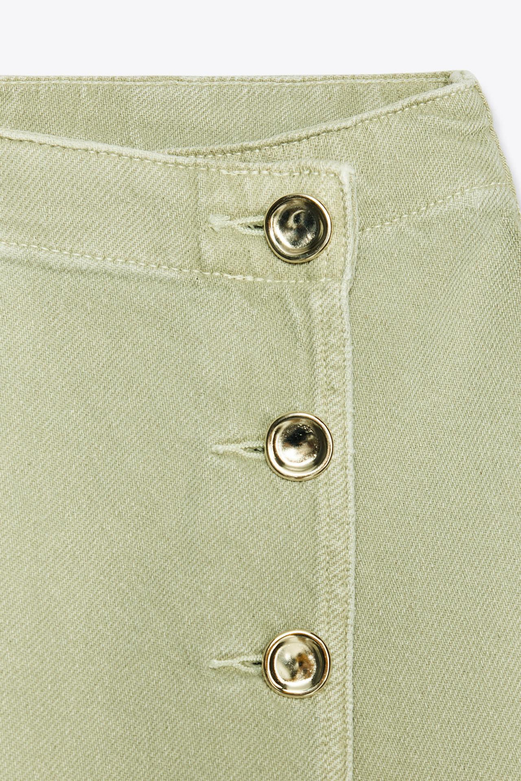 CROSSOVER-DENIM-SKORT KHAKI MIT KNOPFDETAILS