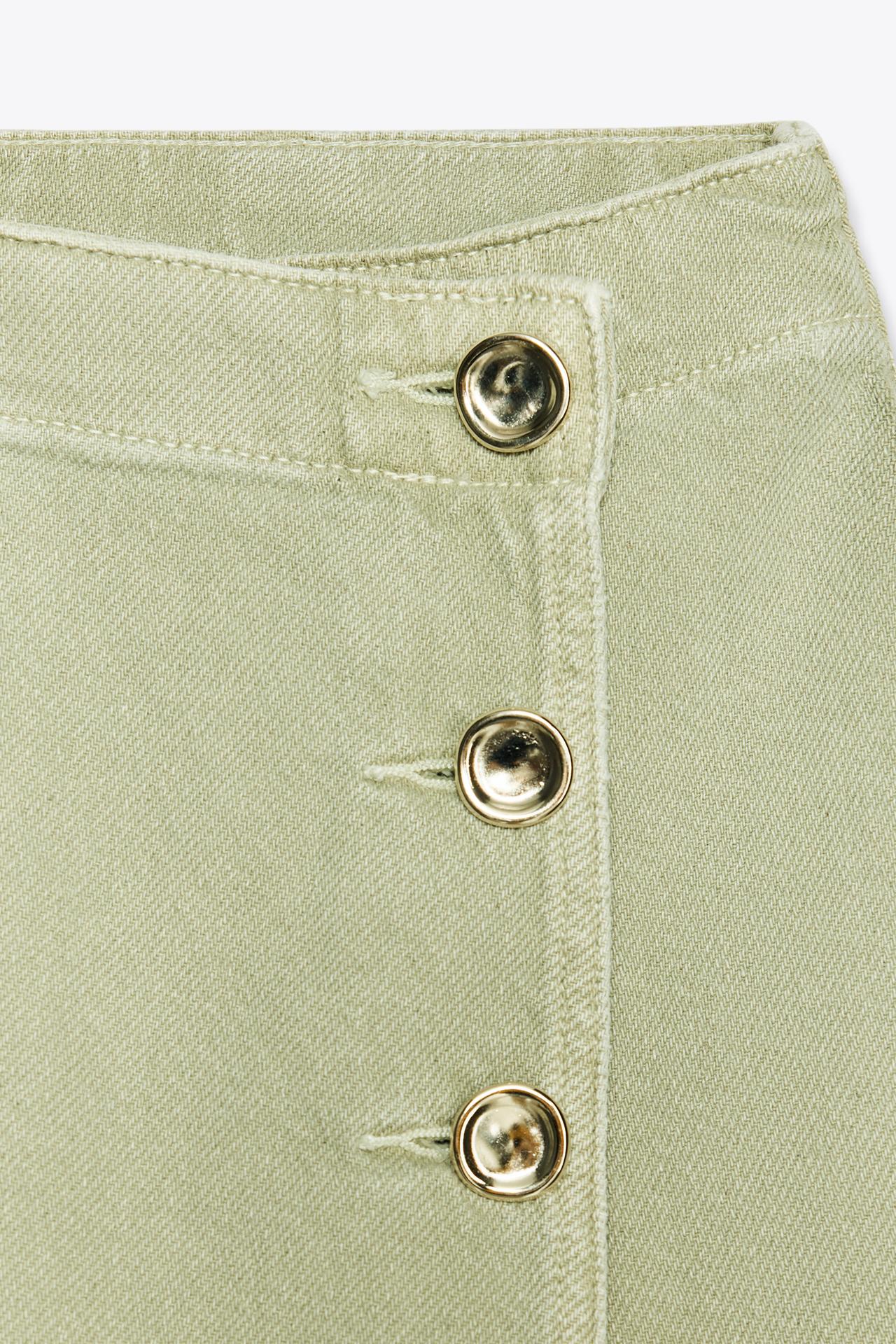 CROSSOVER-DENIM-SKORT KHAKI MIT KNOPFDETAILS