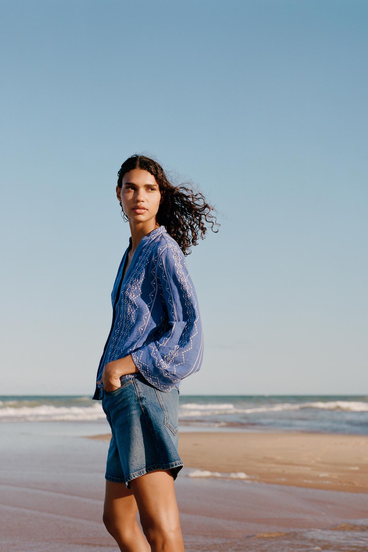 EMBROIDERED COTTON BLOUSE AZURBLAU