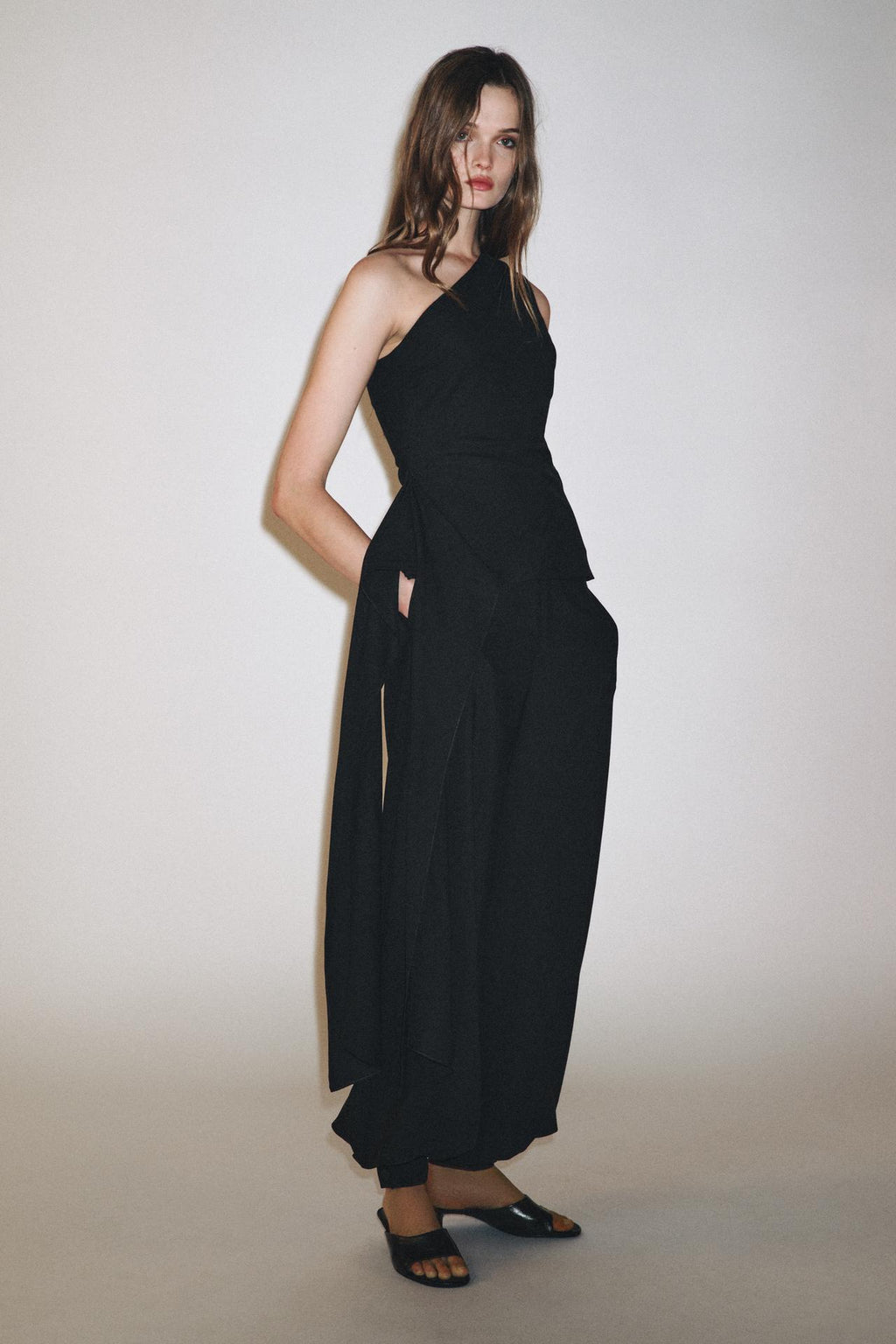 BOMBACHAHOSE MIT MANSCHETTENABSCHLUSS