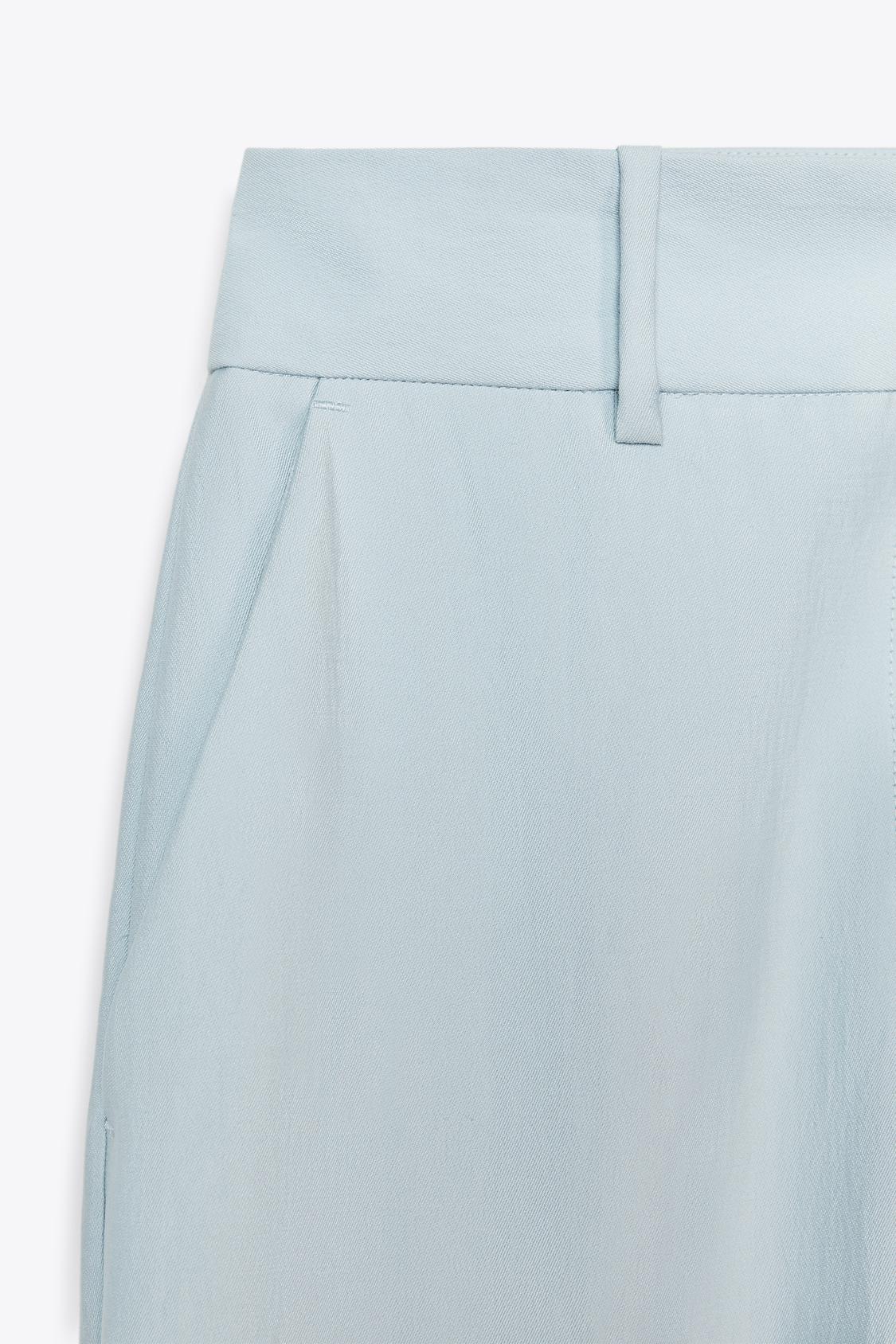 HIGH-WAIST-HOSE MIT GERADEM BEIN