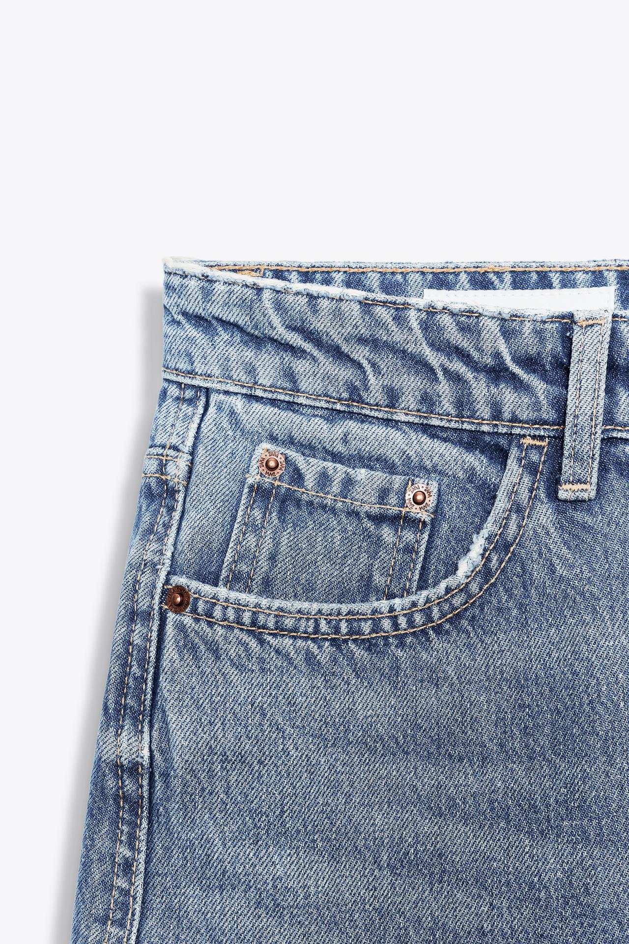 PREMIUM CARROT JEANS MIT MITTLERER TAILLE IN SCHWARZ