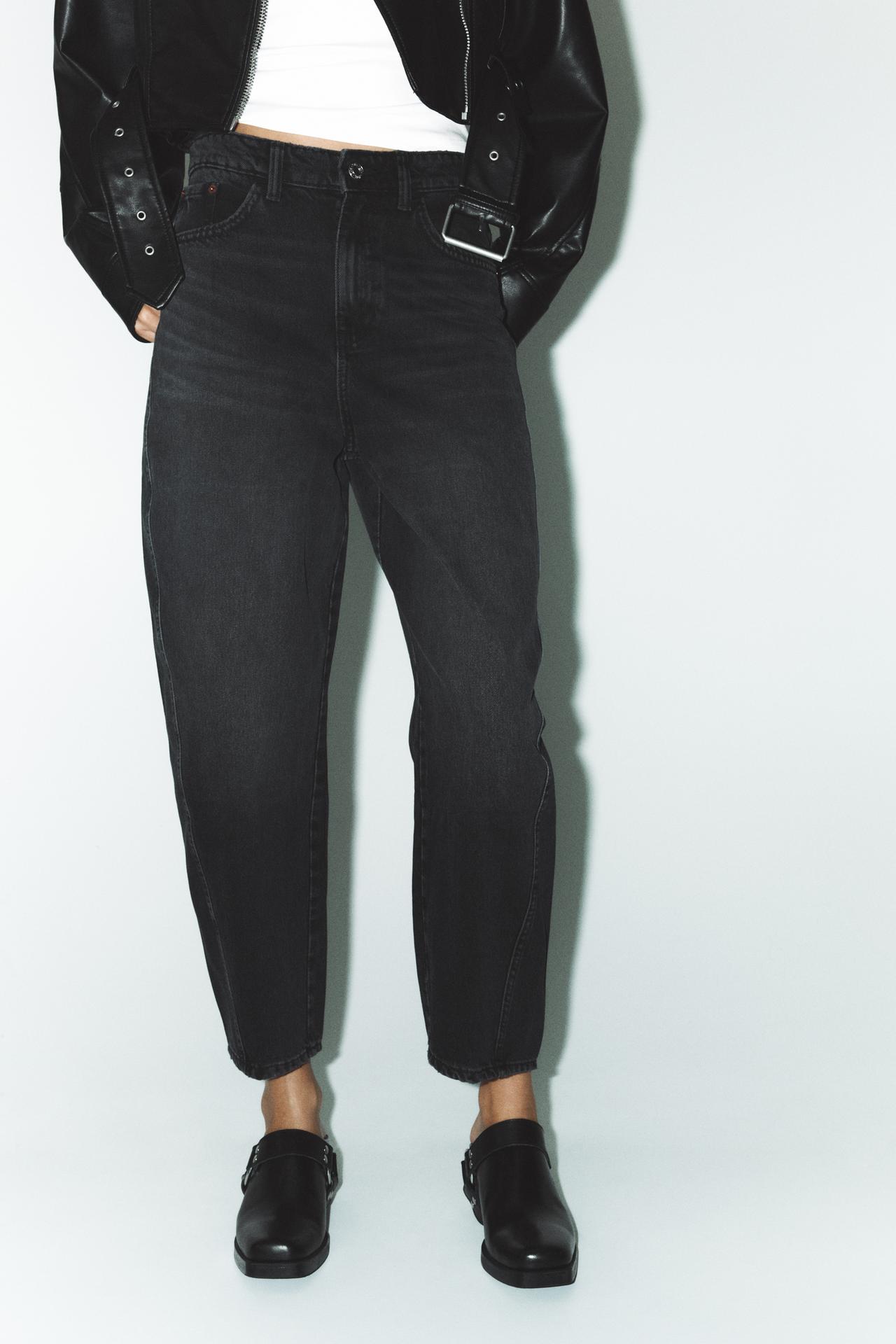 PREMIUM CARROT JEANS MIT MITTLERER TAILLE IN SCHWARZ