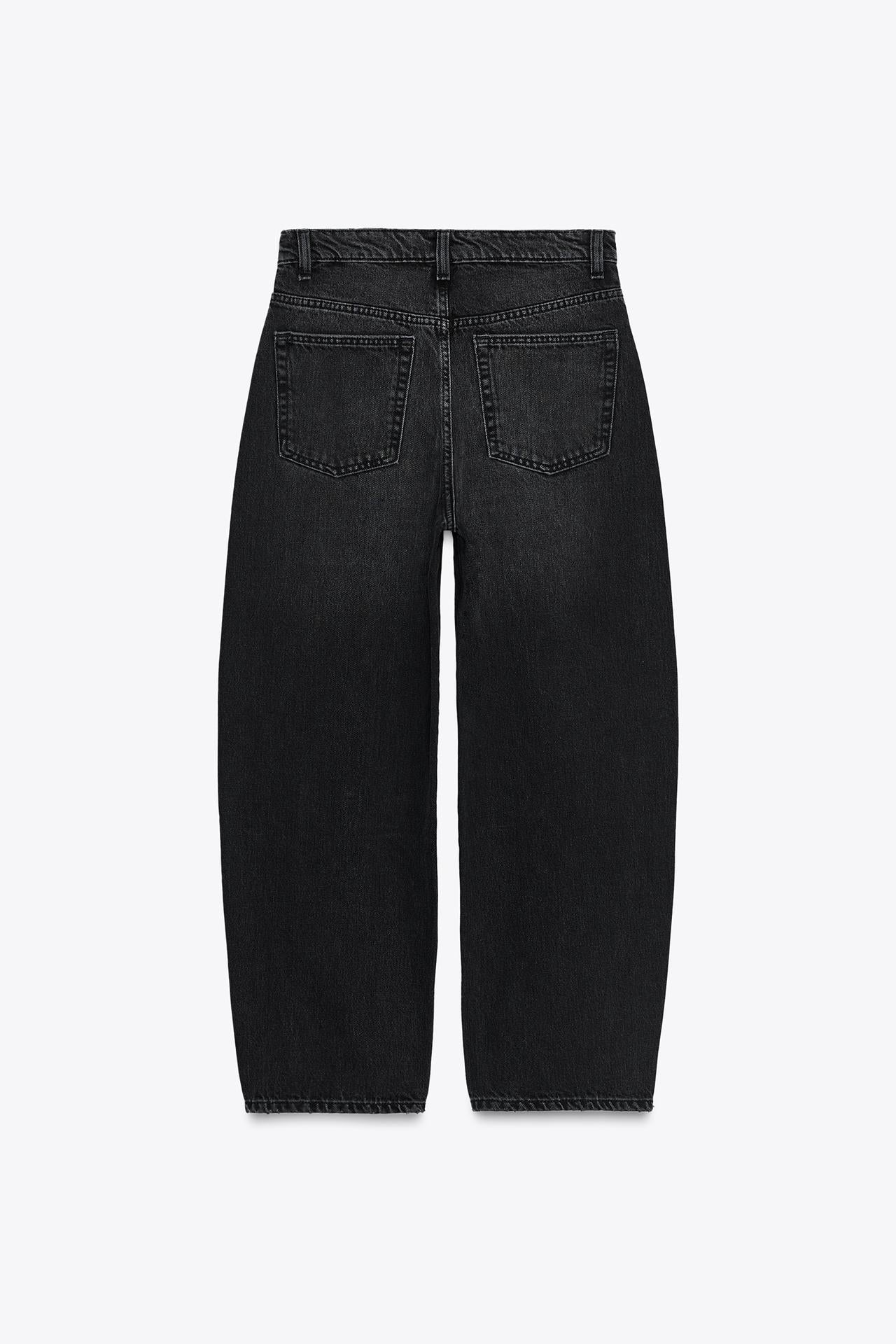 PREMIUM CARROT JEANS MIT MITTLERER TAILLE IN SCHWARZ