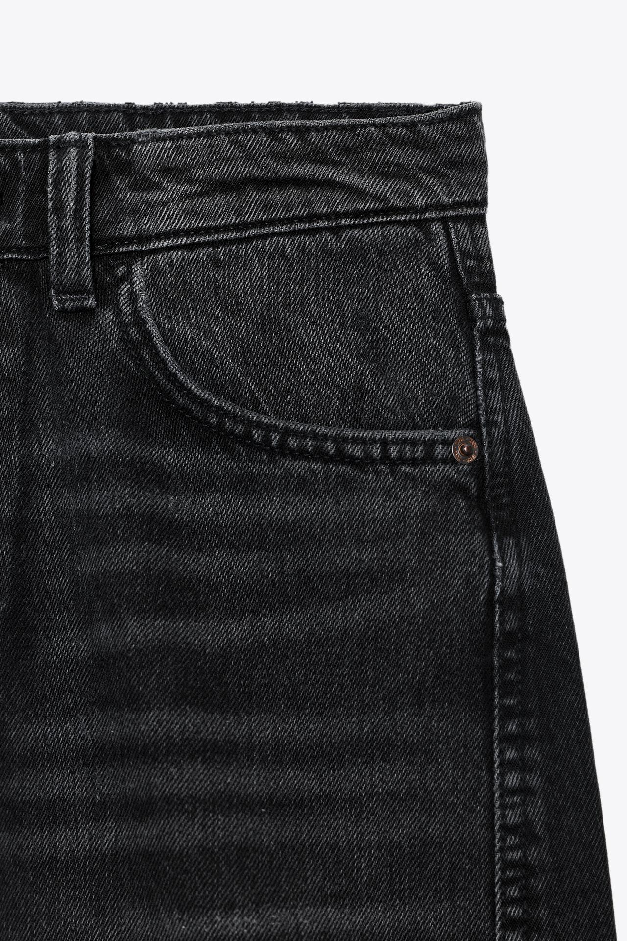 PREMIUM CARROT JEANS MIT MITTLERER TAILLE IN SCHWARZ