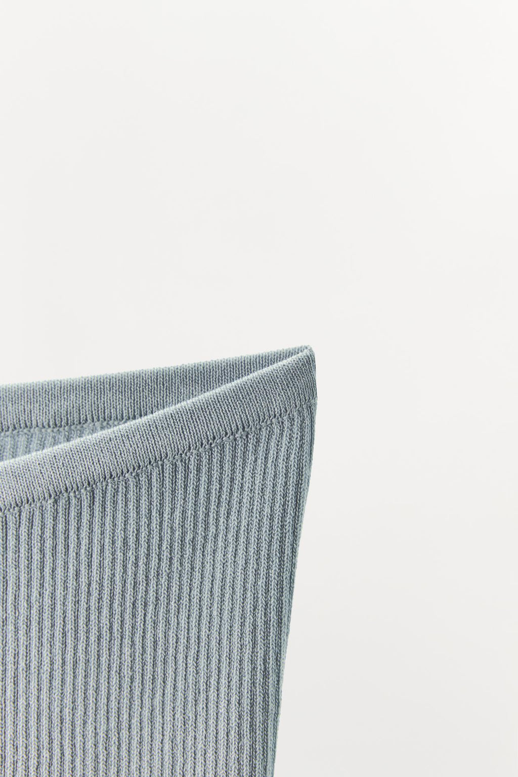 GERIPPTER STRICKSHORTS MIT HOHER TAILLE