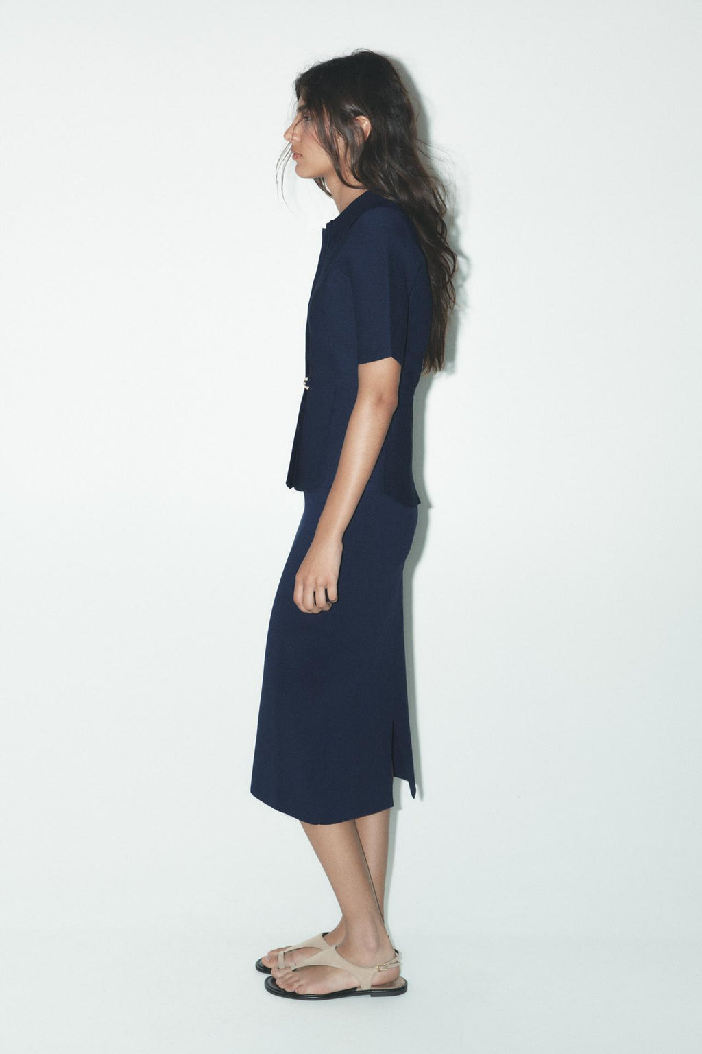 STRICKJACKE MIT GÜRTEL MARINEBLAU