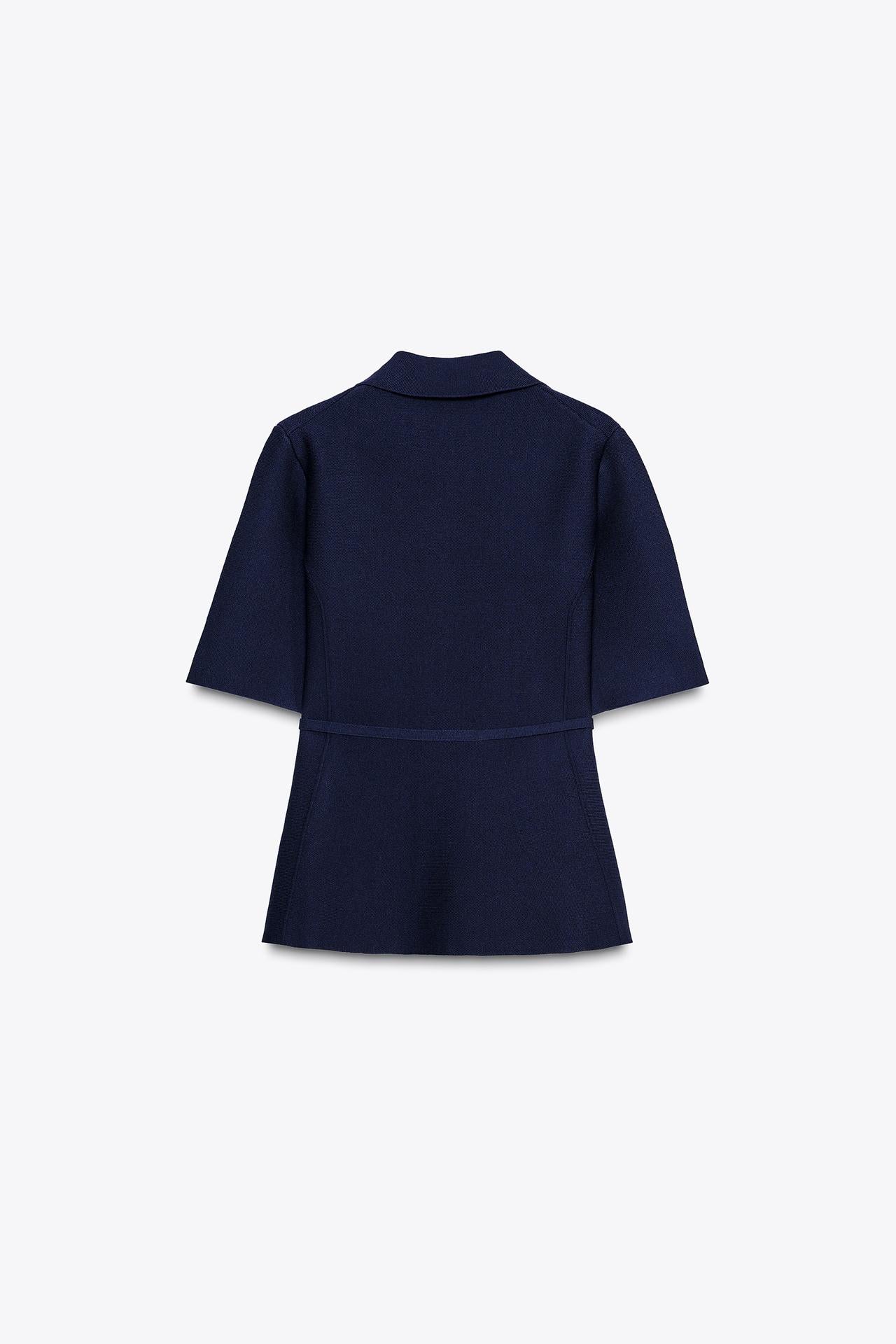 STRICKJACKE MIT GÜRTEL MARINEBLAU